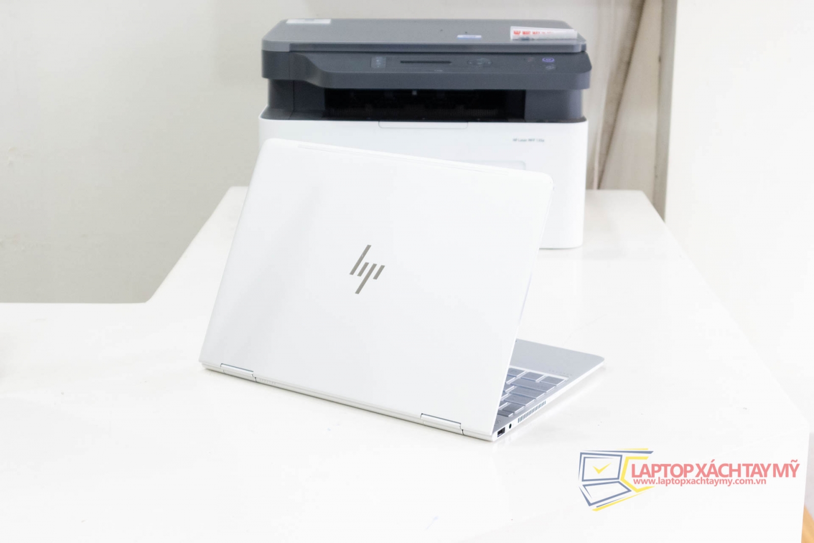 Laptop cũ tp HCM giá tốt, Laptop doanh nhân cao cấp siêu mỏng nhẹ HP SPECTRE Notebook 13 i7 7500U, 16Gb Ram, 512Gb SSD, Xoay 360, Màn hình cảm ứng Full HD