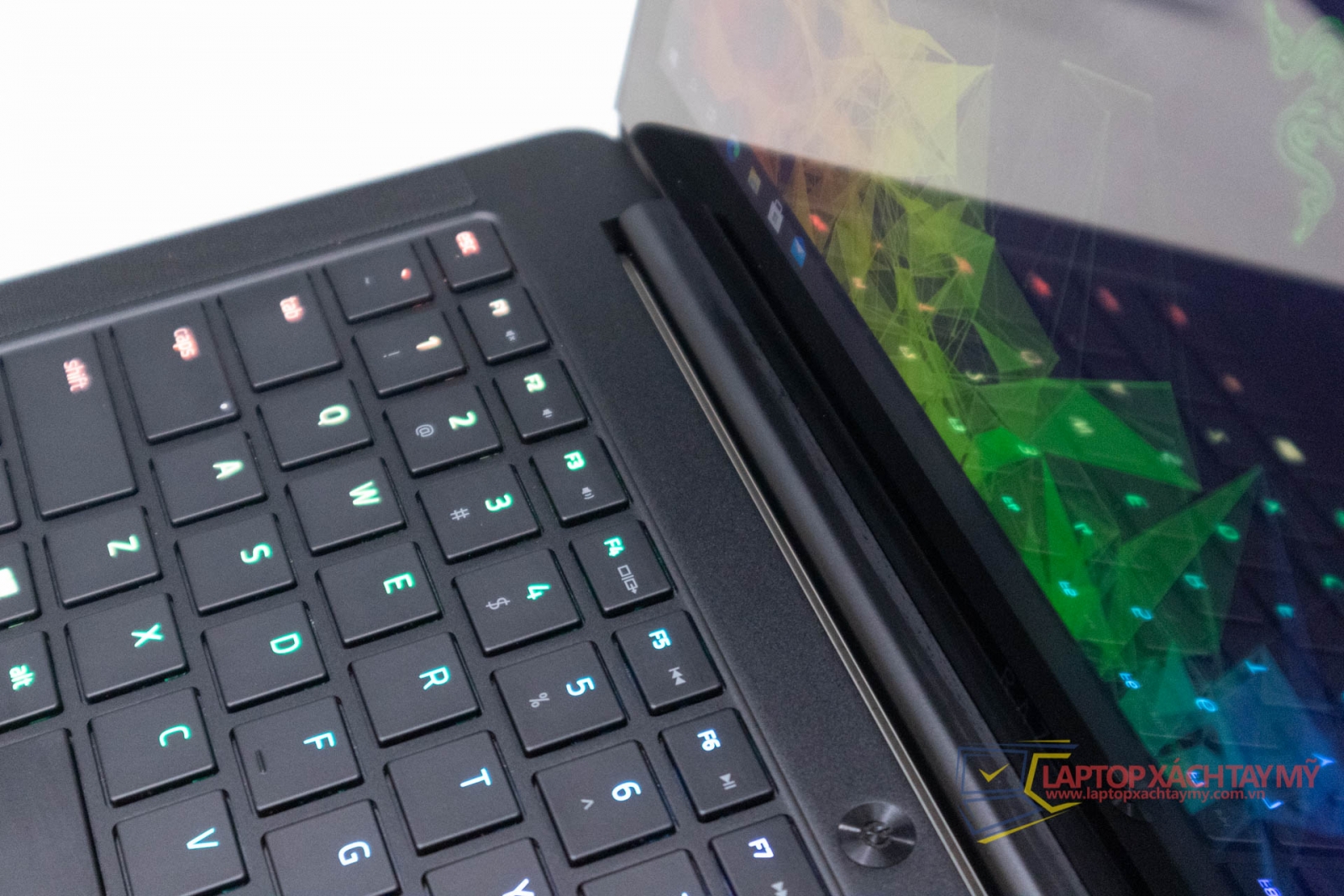 Razer Blade Stealth 13 2017, intel core i7 8550U, Ram 16G, SSD 256, Màn hình 13.3 3K