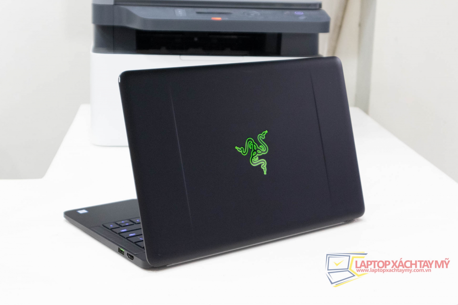 Razer Blade Stealth 13 2017, intel core i7 8550U, Ram 16G, SSD 256, Màn hình 13.3 3K