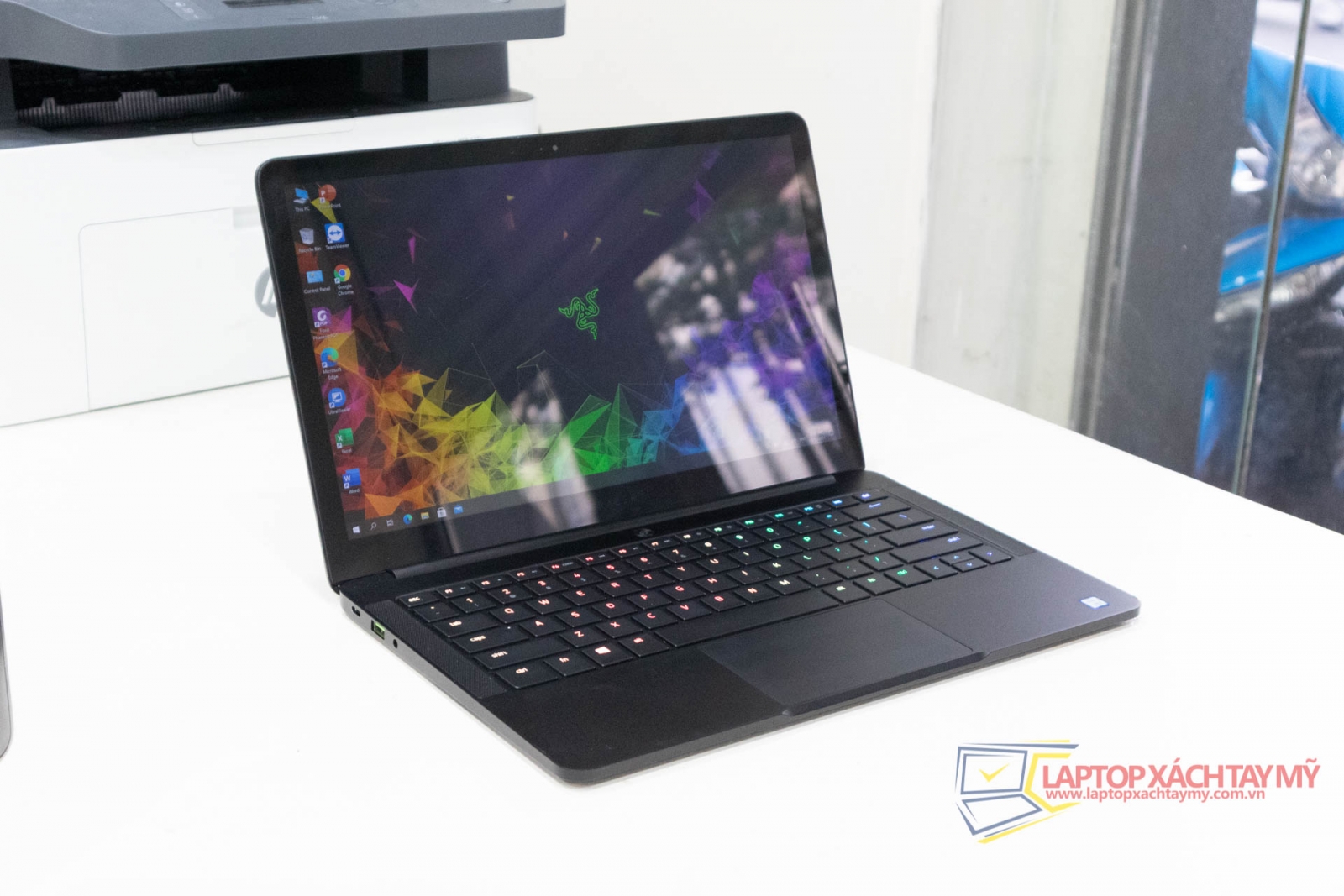 Razer Blade Stealth 13 2017, intel core i7 8550U, Ram 16G, SSD 256, Màn hình 13.3 3K