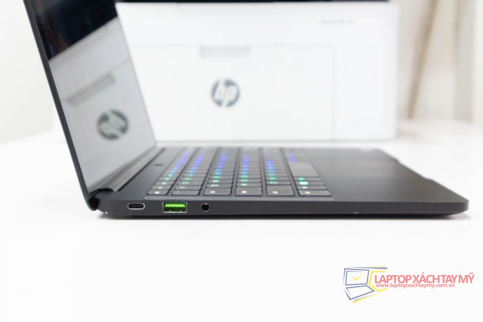 Razer Blade Stealth 13 2017, intel core i7 8550U, Ram 16G, SSD 256, Màn hình 13.3 3K