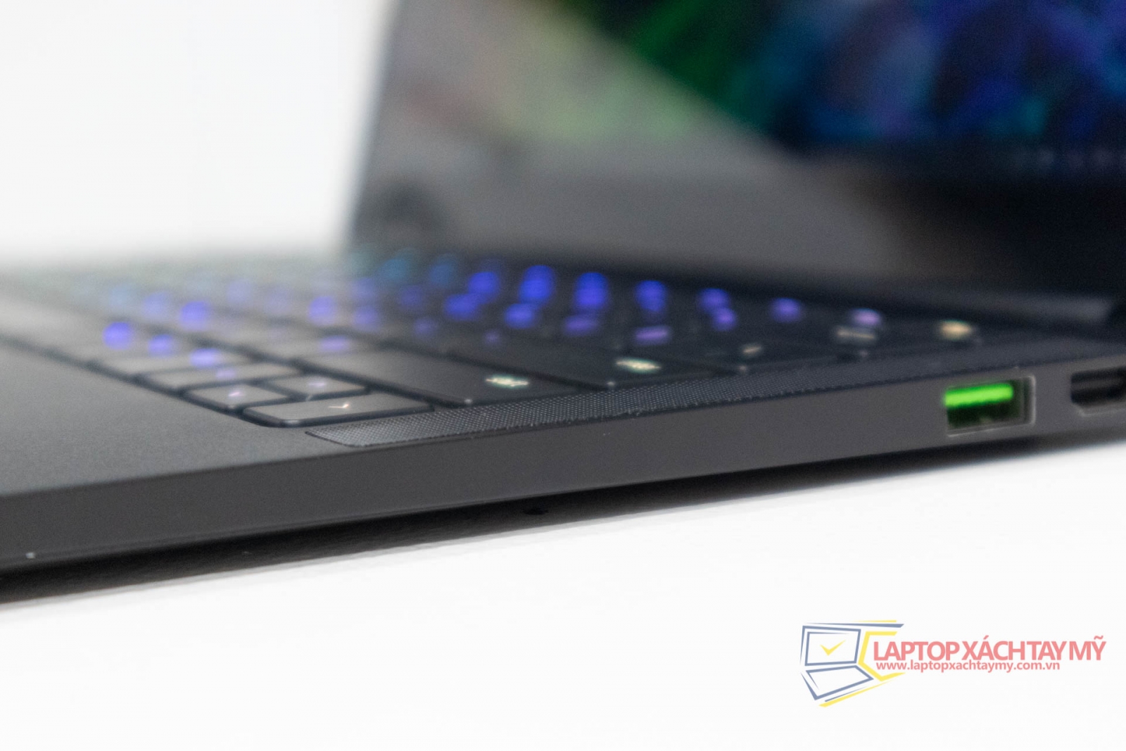 Razer Blade Stealth 13 2017, intel core i7 8550U, Ram 16G, SSD 256, Màn hình 13.3 3K