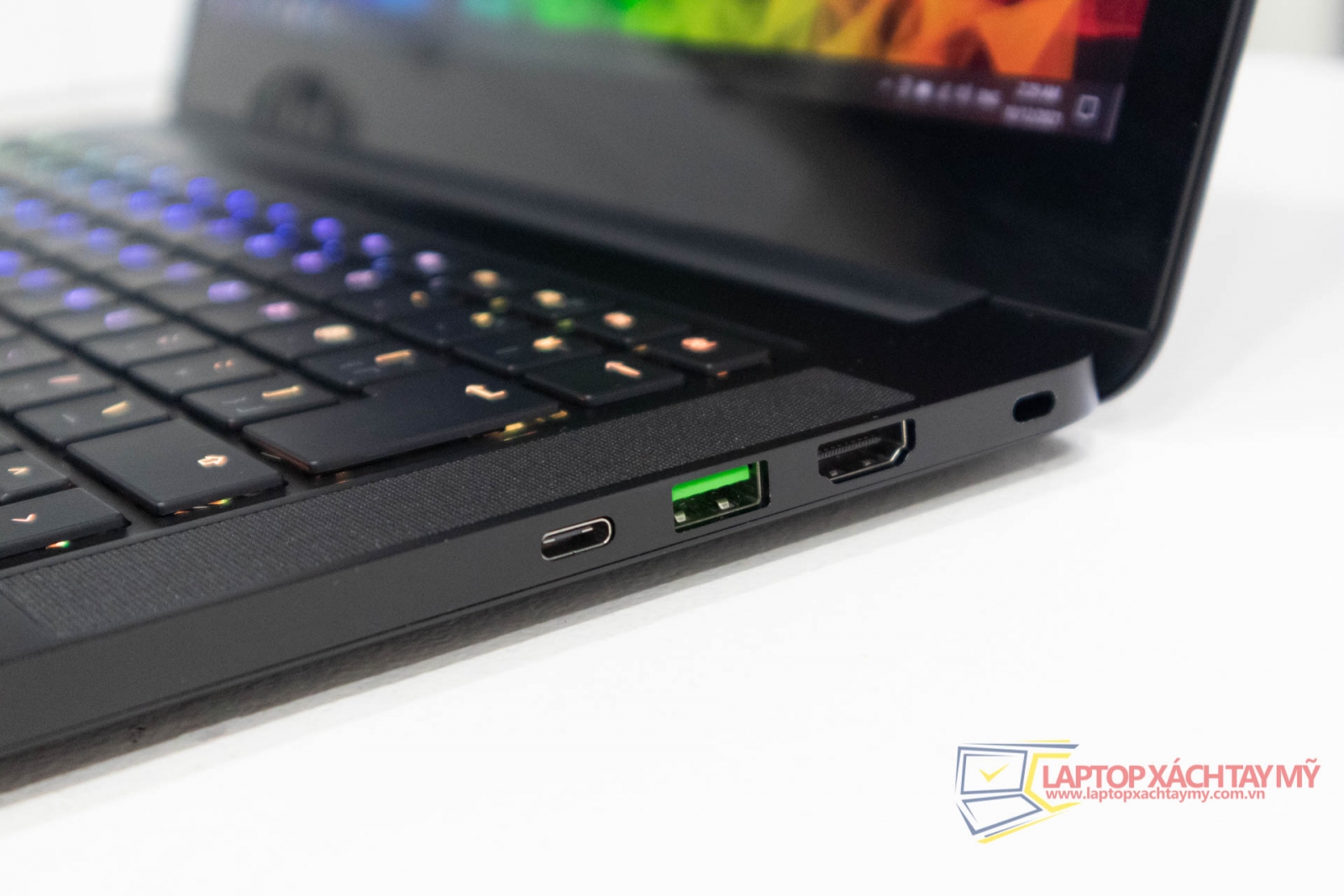Razer Blade RZ09-0195, Core intel i7 7700HQ, Ram 16G, SSD 256G, Màn Hình 14 in 4k, GTX 1060 6GB