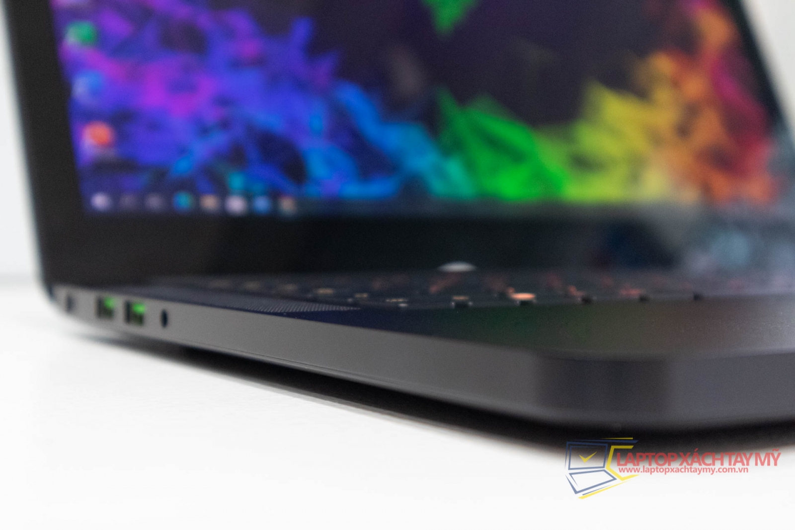 Razer Blade RZ09-0195, Core intel i7 7700HQ, Ram 16G, SSD 256G, Màn Hình 14 in 4k, GTX 1060 6GB