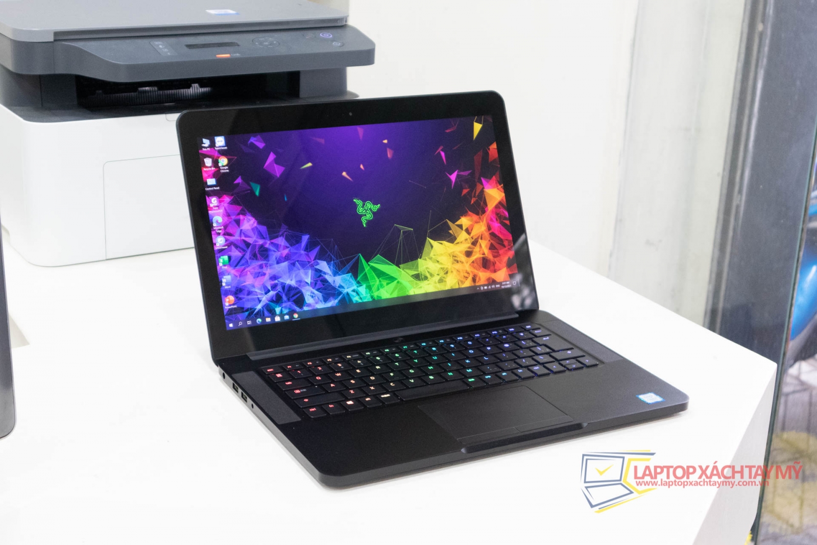 Razer Blade RZ09-0195, Core intel i7 7700HQ, Ram 16G, SSD 256G, Màn Hình 14 in 4k, GTX 1060 6GB