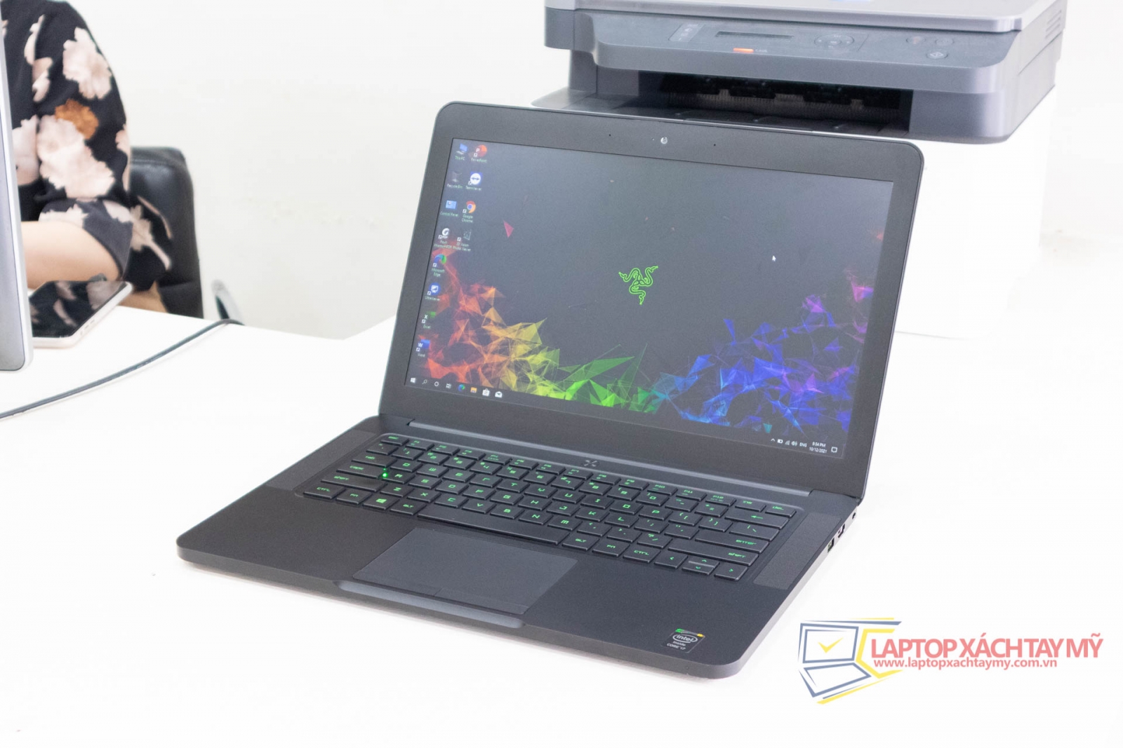 Core intel i7 4702HQ, Ram 8G, SSD 256G, card đồ họa rời GTX 765M 2GB